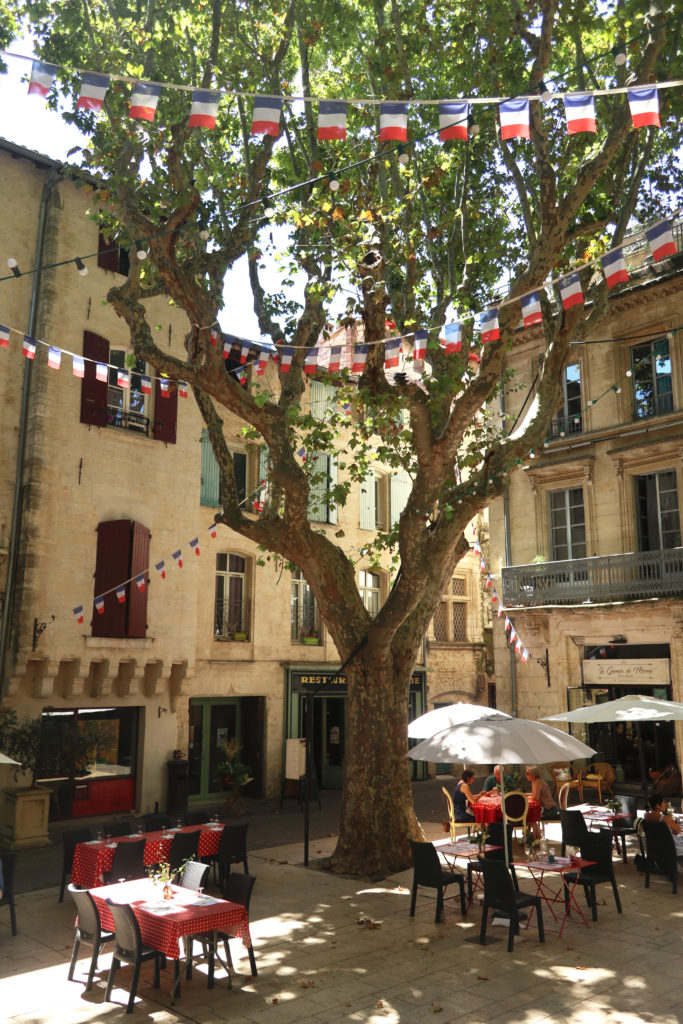 Place, Beaucaire